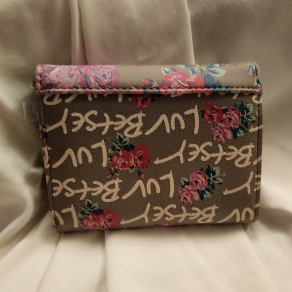 Betsey Johnson Wallet NWT Tri-Fold Snap Closure Billfold Floral LUV BETSY. New - Picture 2 of 2